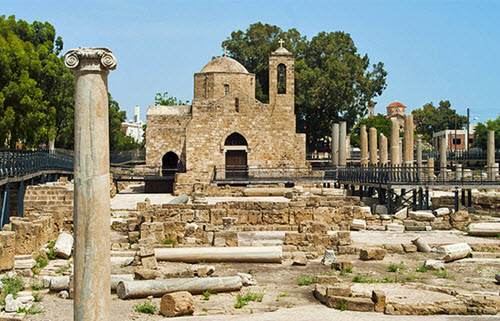 قلعه سارانتا کلنس قبرس جنوبی (Saranta Kolones Fortress)