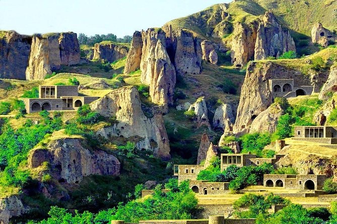 دهکده باستانی خندزورسک ارمنستان(دره و روستای سیب)