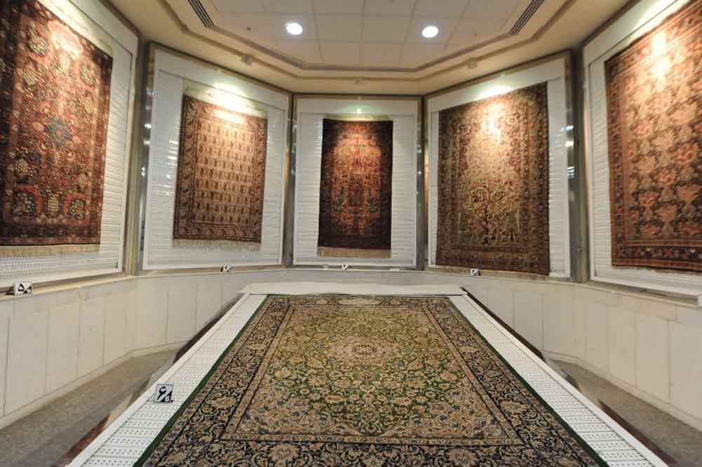 موزه‌ فرش آستان قدس مشهد(تار و پود هویت ایرانی)