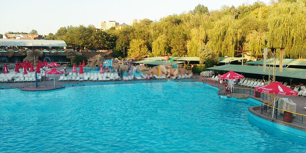 دنیای آبی ایروان(بزرگترین پارک آبی ارمنستان)