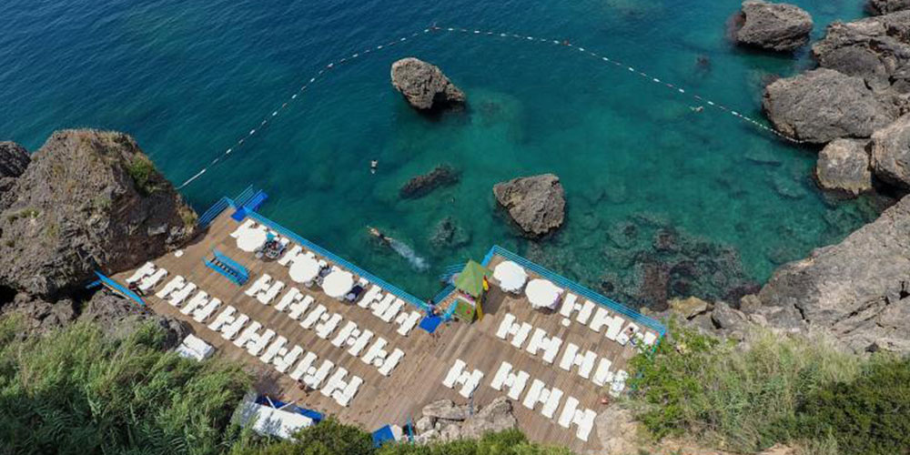 ساحل اینچیرالتی آنتالیا(İnciraltı Beach)