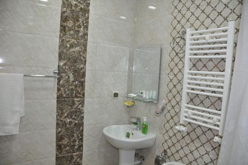 هتل باکسوس ایروان ارمنستان