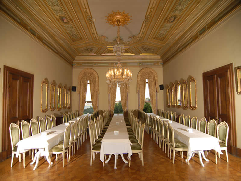 عمارت و کاخ مالت استانبول(کاخ سرو)