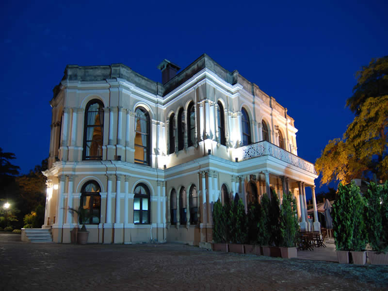 عمارت و کاخ مالت استانبول(کاخ سرو)