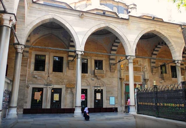 مسجد و آرامگاه ایوب سلطان