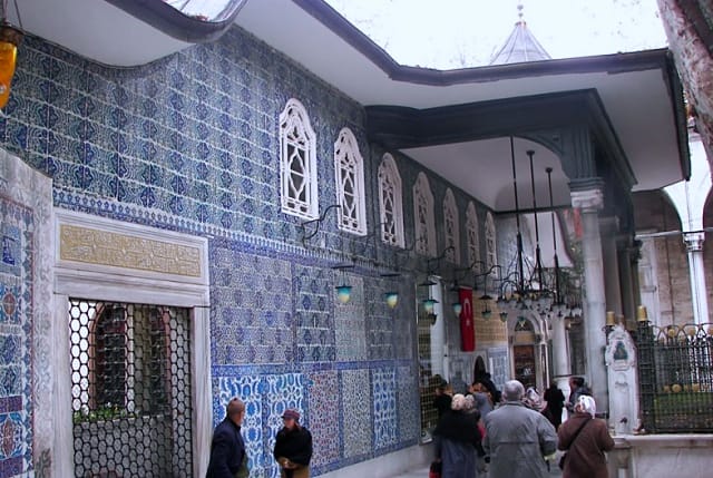 مسجد و آرامگاه ایوب سلطان