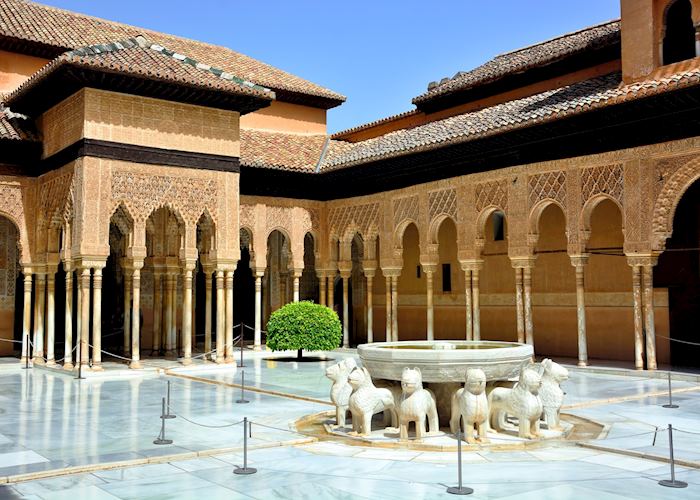 قصر الحمرا اسپانیا (کاخ باستانی اسپانیا)