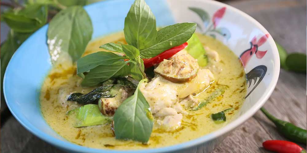 مرغ کاری سبز(Geng kheaw wan gai )