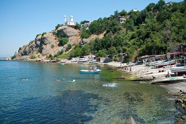 سفر به ریوا (RUMELI LIGHTHOUSE)